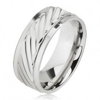 Lesklý prsteň z ocele - obrúčka so šikmými ryhami, znížené okraje - Veľkosť: 57 mm