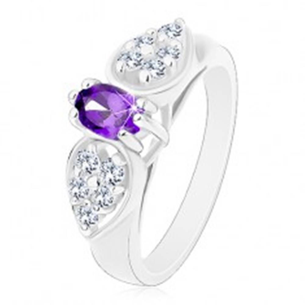 Šperky eshop Prsteň s rozšírenými ramenami, číra zirkónová mašlička s fialovým oválom - Veľkosť: 52 mm