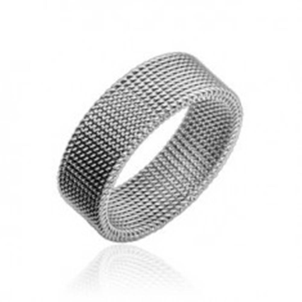 Šperky eshop Oceľový prsteň striebornej farby s vypletaným sieťovaným vzorom, 8 mm - Veľkosť: 47 mm