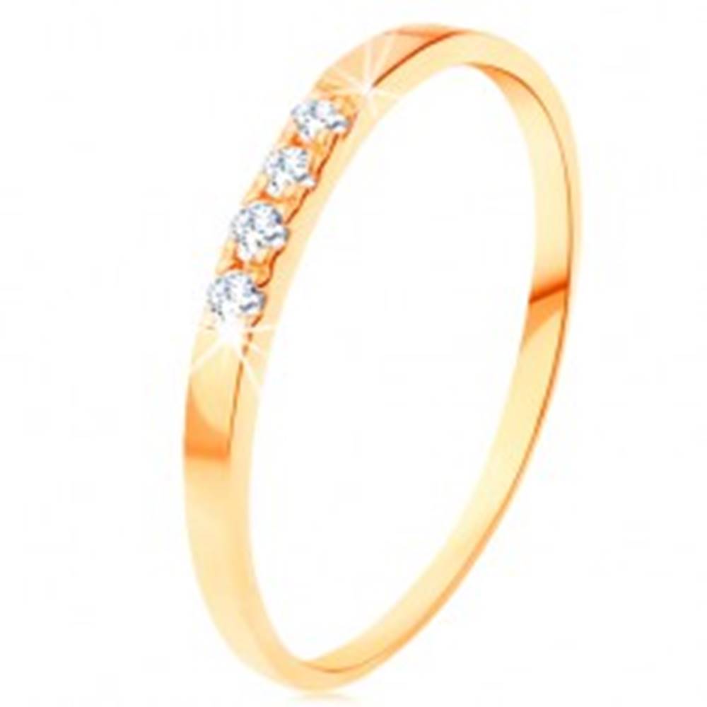 Šperky eshop Zlatý prsteň 585 - tenké lesklé ramená, línia štyroch čírych zirkónikov - Veľkosť: 49 mm