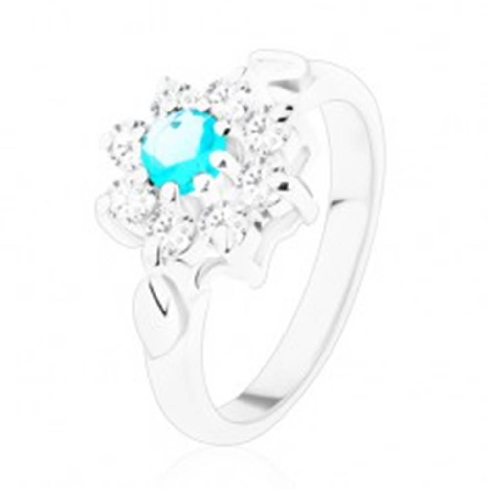 Šperky eshop Lesklý prsteň v striebornej farbe, svetlomodrý zirkón s čírymi lupeňmi, lístky - Veľkosť: 49 mm
