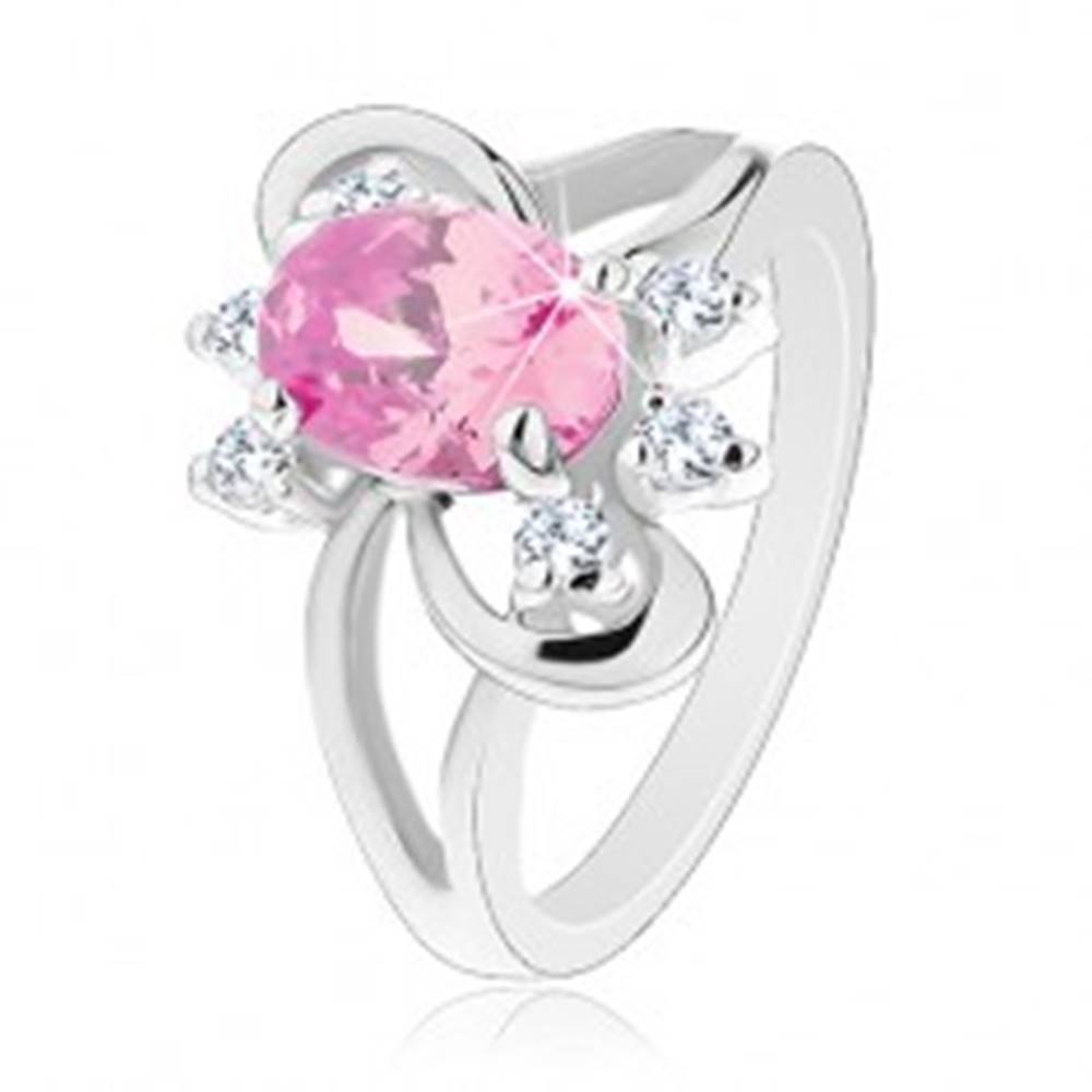 Šperky eshop Prsteň s brúseným oválnym zirkónom v ružovej farbe, lesklé oblúčiky - Veľkosť: 52 mm
