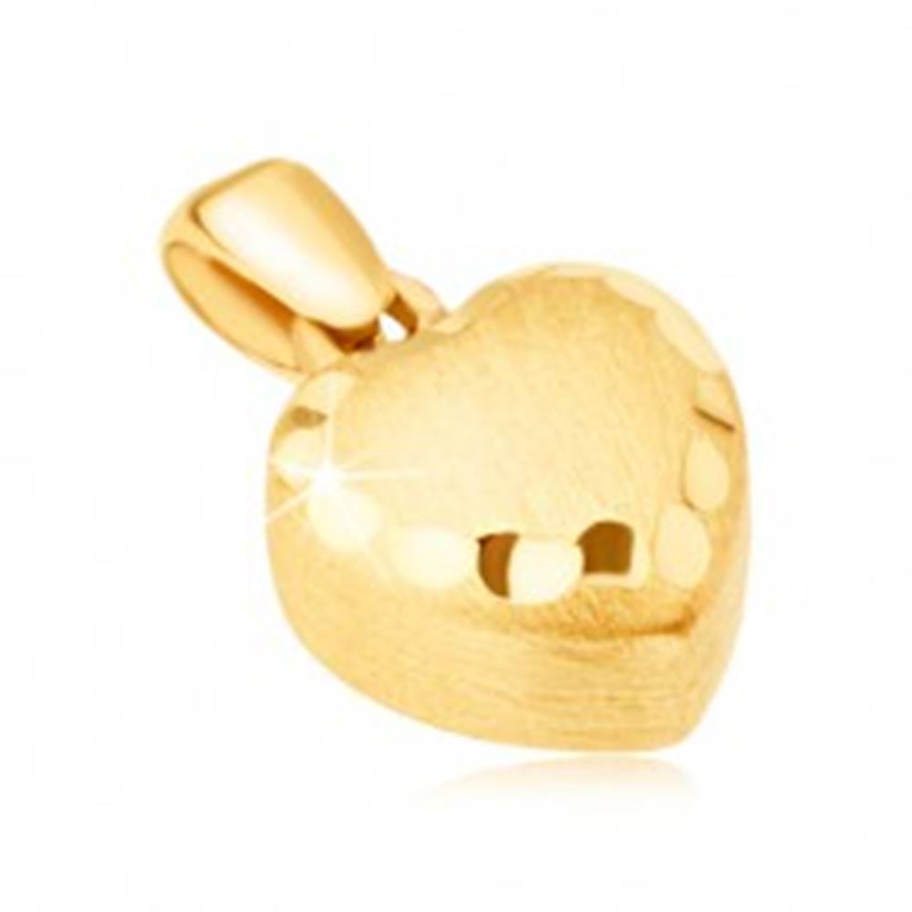 Šperky eshop Zlatý prívesok 585 - pravidelné 3D srdce, saténový povrch, ozdobné ryhy