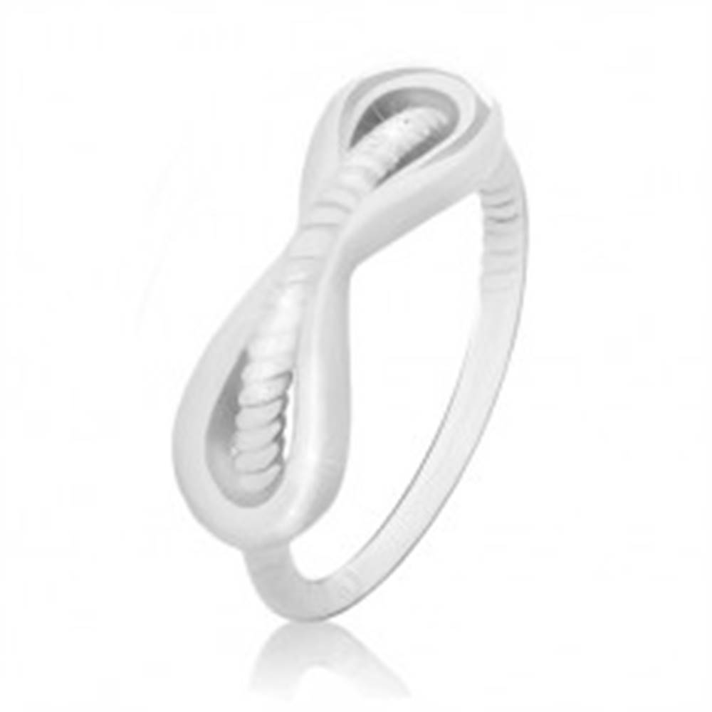 Šperky eshop Strieborný 925 prsteň - lesklý symbol nekonečna a vrúbkovaná línia - Veľkosť: 49 mm