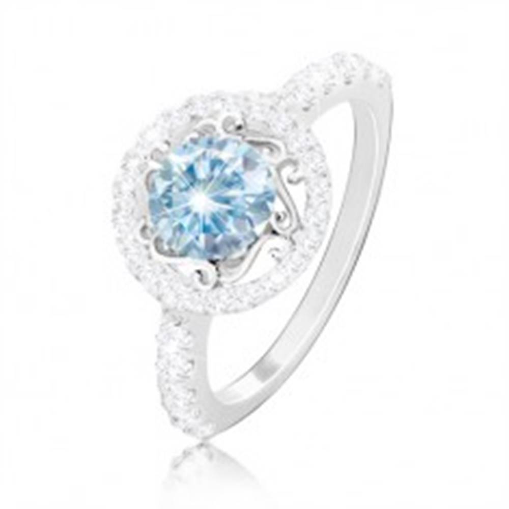 Šperky eshop Strieborný 925 prsteň - svetlomodrý zirkón, ornamenty, zirkónová obruč a ramená - Veľkosť: 49 mm