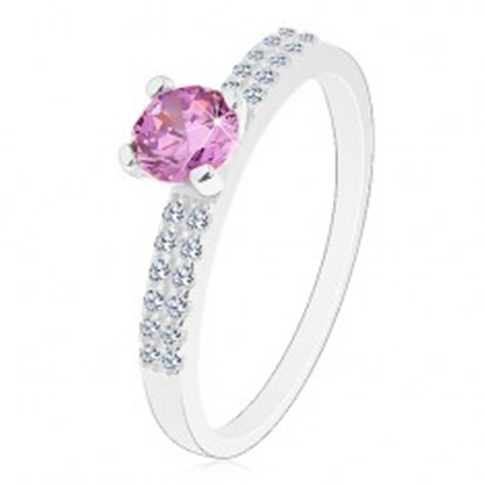 Šperky eshop Ligotavý prsteň zo striebra 925, okrúhly zirkón s fialovým odtieňom, dvojitá línia - Veľkosť: 49 mm