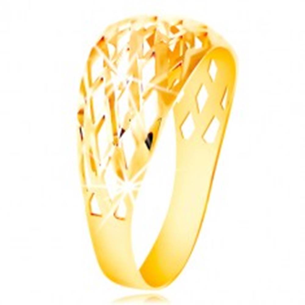 Šperky eshop Prsteň zo žltého 14K zlata - mriežka z tenkých ligotavých línií, drobné zárezy - Veľkosť: 49 mm