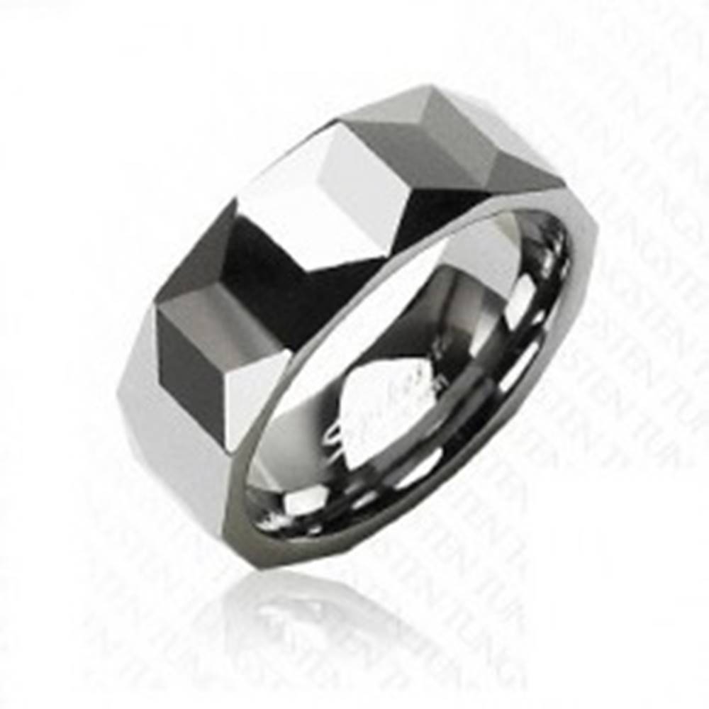 Šperky eshop Volfrámový prsteň striebornej farby, geometricky brúsený povrch, 8 mm - Veľkosť: 57 mm