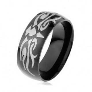 Lesklý oceľový prsteň čiernej farby, šedý motív tribal, hladký povrch - Veľkosť: 57 mm