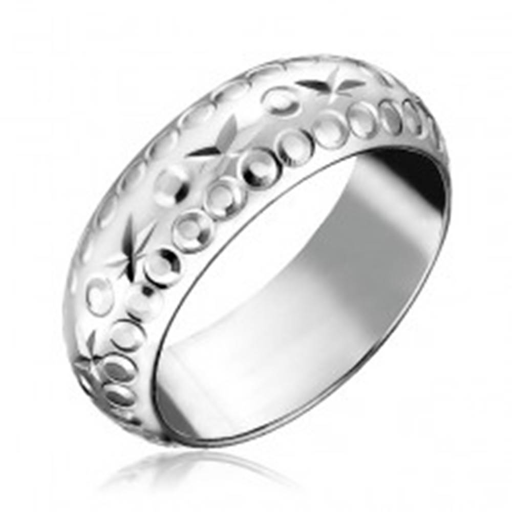 Šperky eshop Strieborný prsteň 925 - gravírované hviezdy a krúžky - Veľkosť: 49 mm