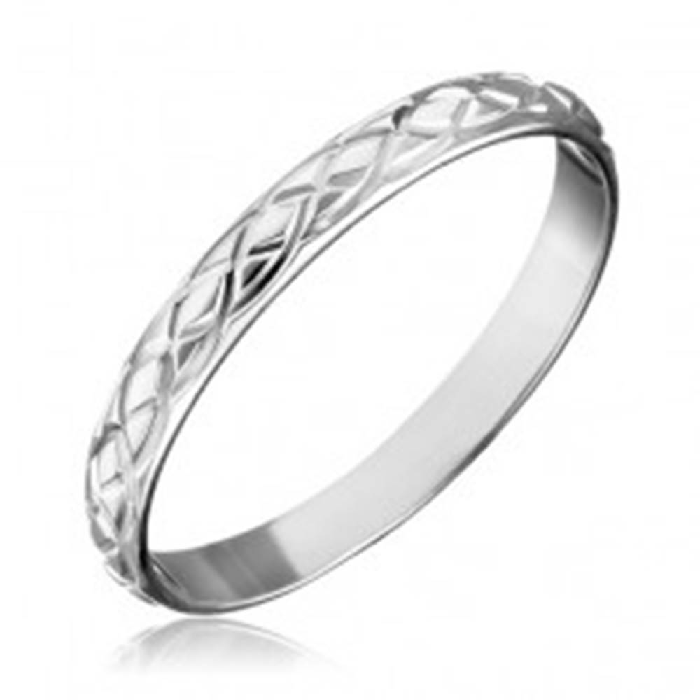 Šperky eshop Strieborný prsteň 925 - prepletané gravírované slzy - Veľkosť: 50 mm