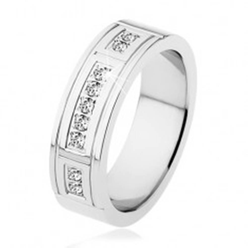 Šperky eshop Oceľový prsteň striebornej farby, ozdobné zárezy, tri línie čírych zirkónov - Veľkosť: 53 mm