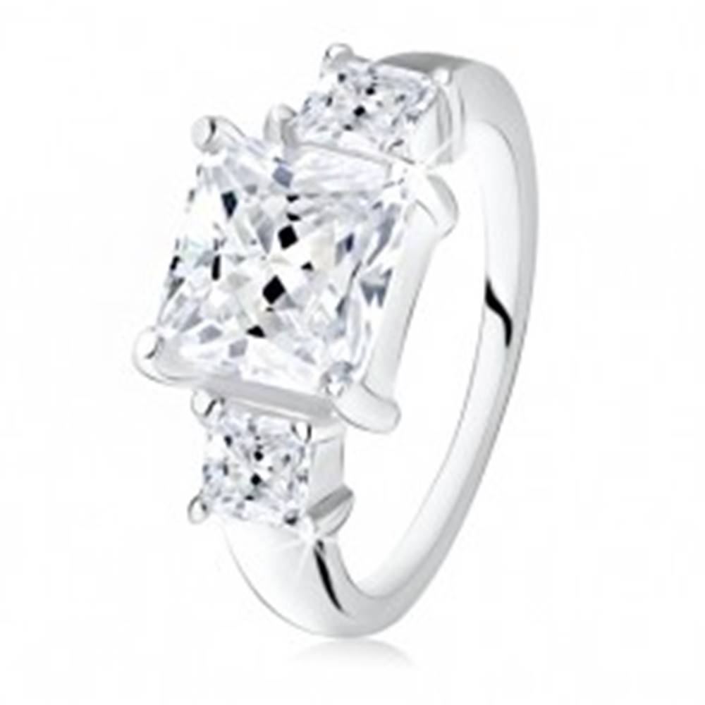 Šperky eshop Zásnubný prsteň, veľký štvorcový zirkón, dva menšie po bokoch, striebro 925 - Veľkosť: 48 mm