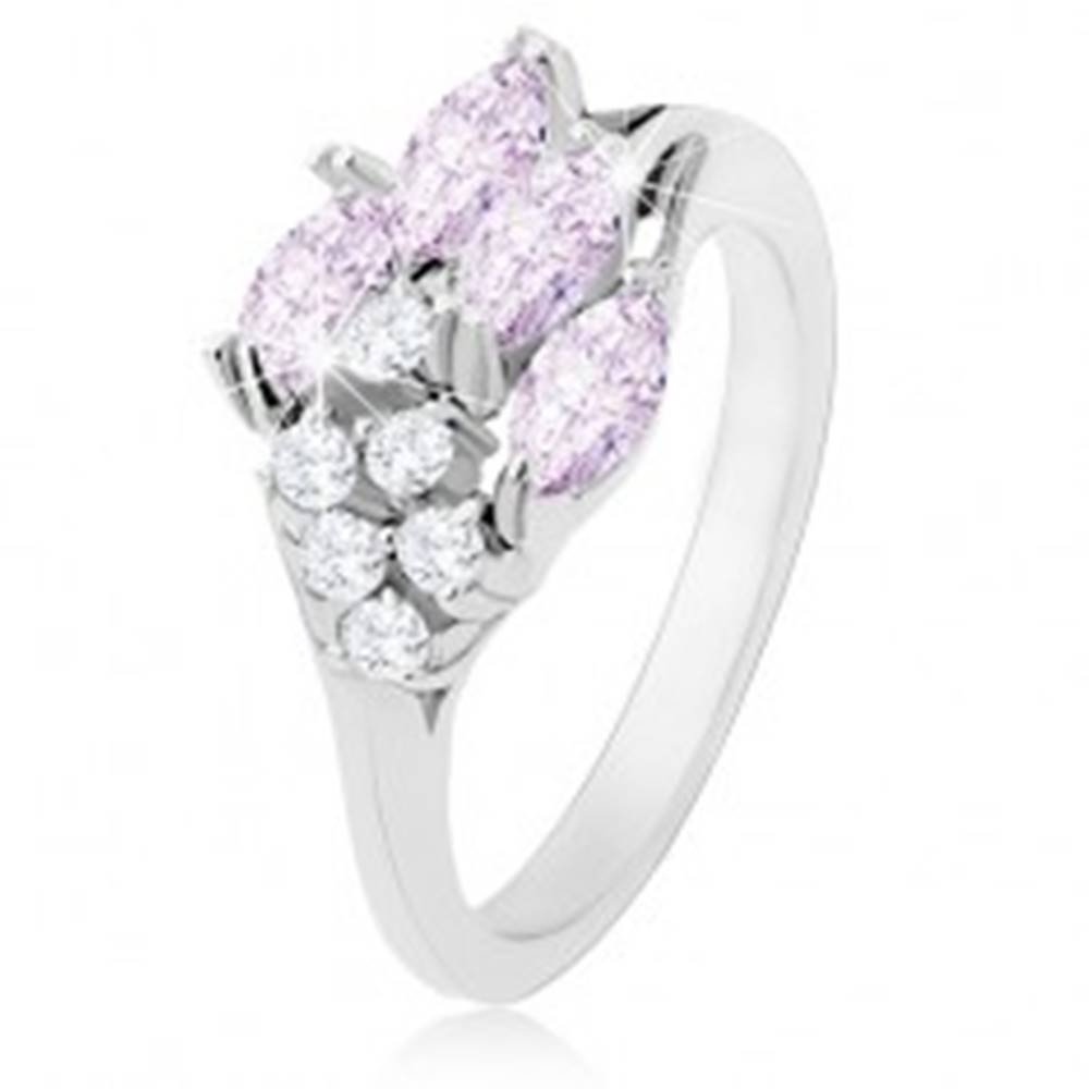 Šperky eshop Lesklý prsteň striebornej farby, svetlofialové zrnká, okrúhle číre zirkóny - Veľkosť: 48 mm