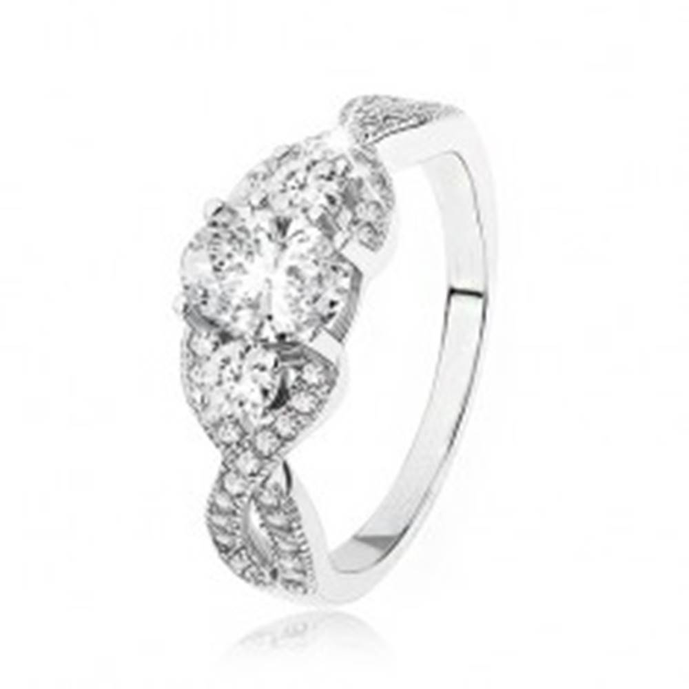 Šperky eshop Žiarivý strieborný prsteň 925, prekrížené zvlnené ramená, oválny zirkón - Veľkosť: 49 mm