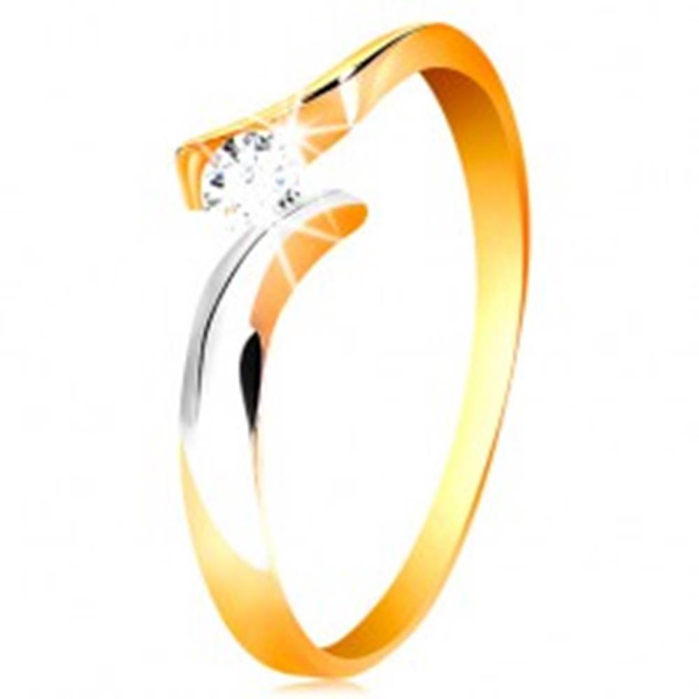 Šperky eshop Zlatý prsteň 585 - okrúhly číry zirkón, dvojfarebné a zvlnené ramená - Veľkosť: 50 mm