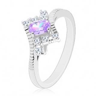 Ligotavý prsteň v striebornej farbe, brúsený svetlofialový ovál, číre zirkóny - Veľkosť: 49 mm