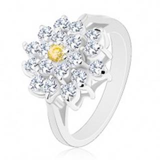 Prsteň v striebornom odtieni, veľký zirkónový kvet čírej farby, žltý stred - Veľkosť: 49 mm
