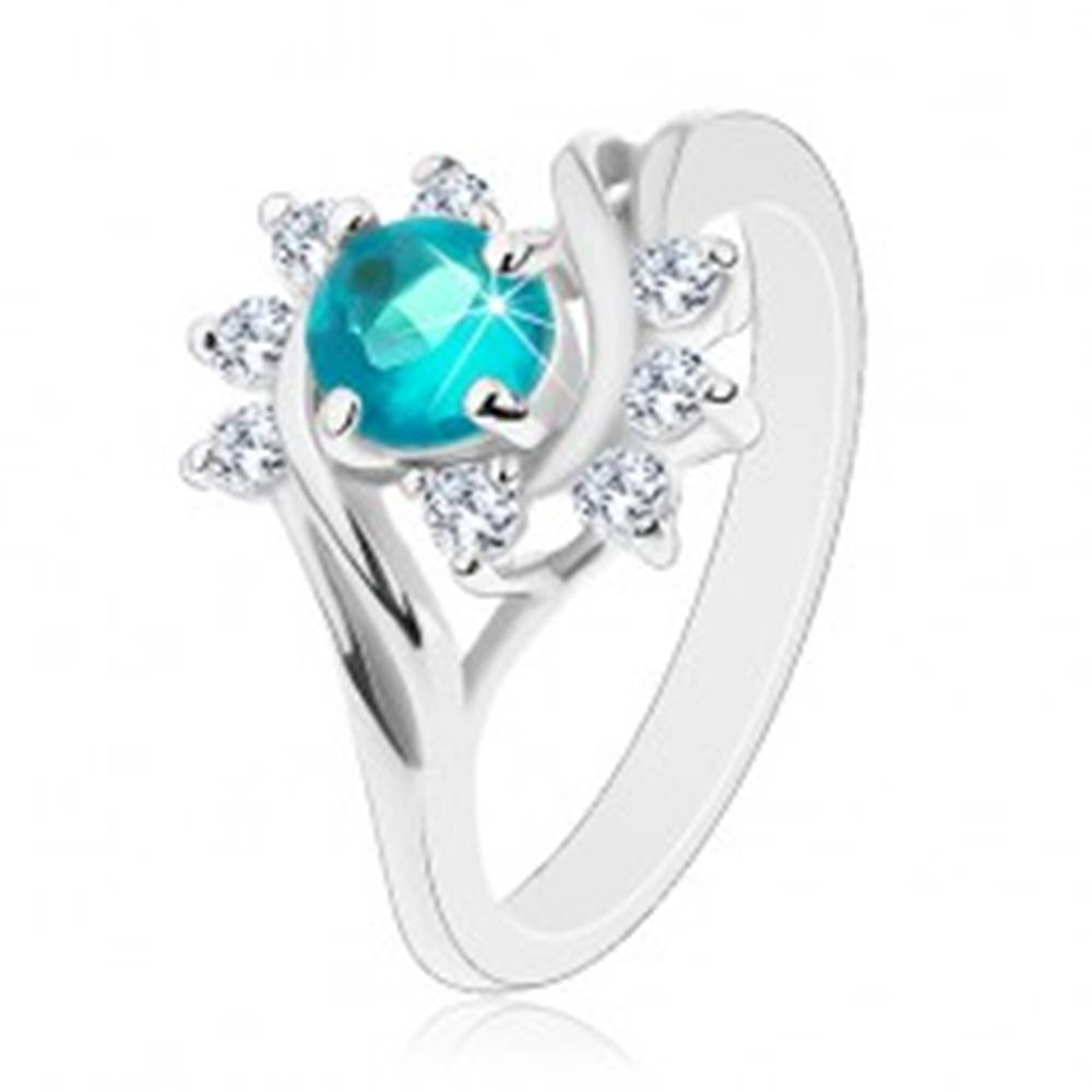 Šperky eshop Lesklý prsteň v striebornej farbe, modrý okrúhly zirkón, číre oblúčiky - Veľkosť: 49 mm