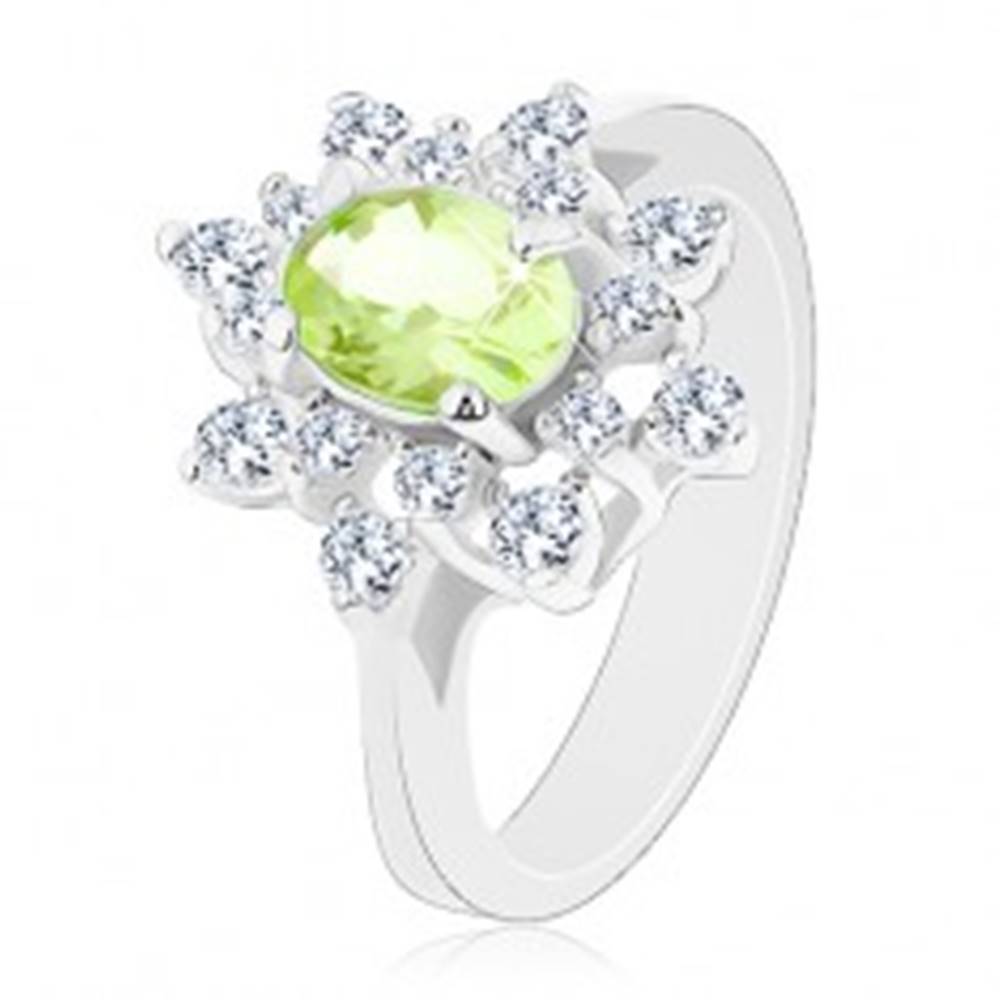 Šperky eshop Ligotavý prsteň striebornej farby, svetlozelený zirkónový ovál, číre lupene - Veľkosť: 48 mm